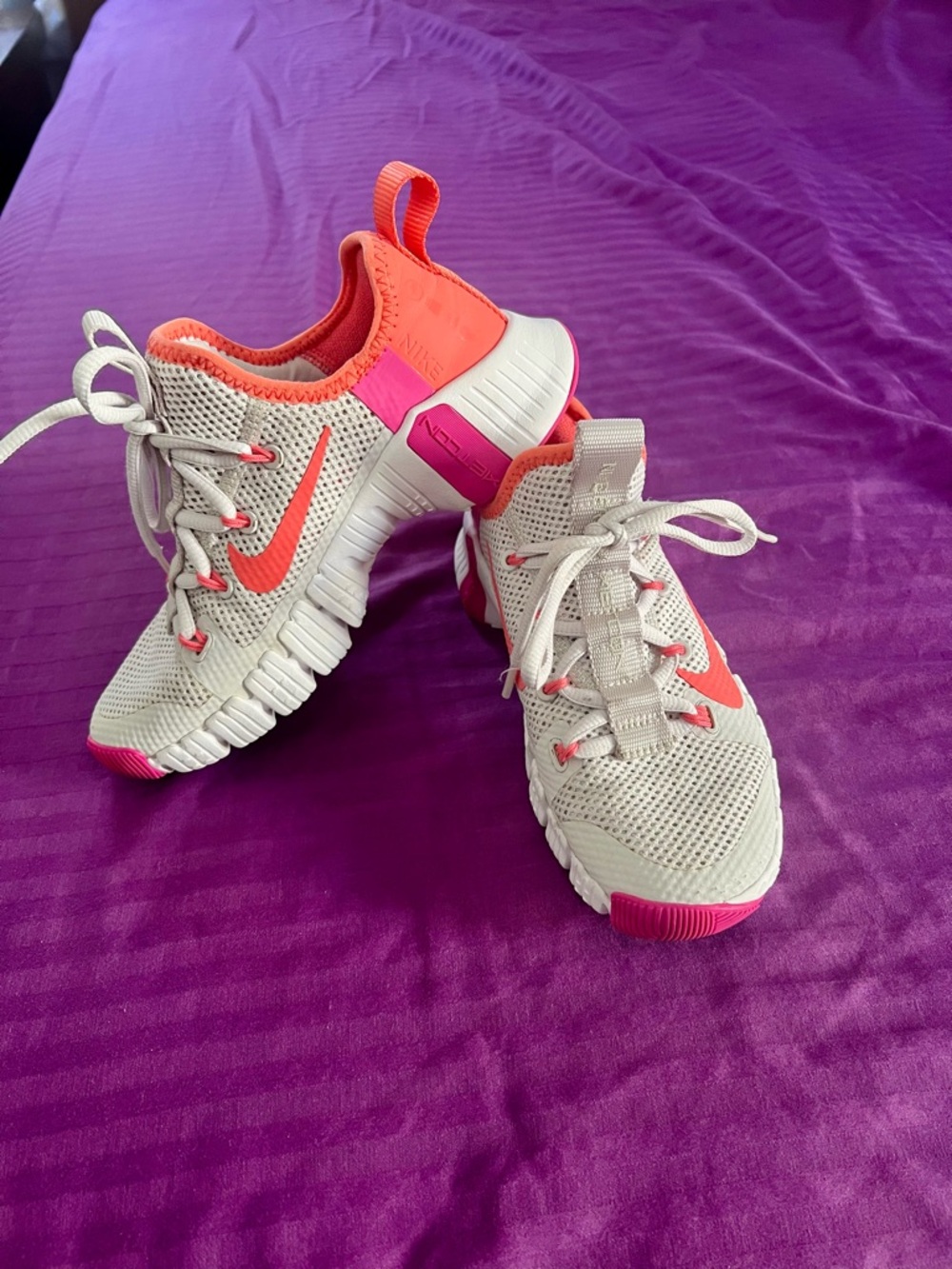 Nike Metcon White and Coral Pink Athletic Sneakers size 5